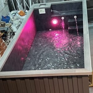Piscine Conteneur Candybleaz, 4,5 mètres de longueur et 2,5 mètres de largeur