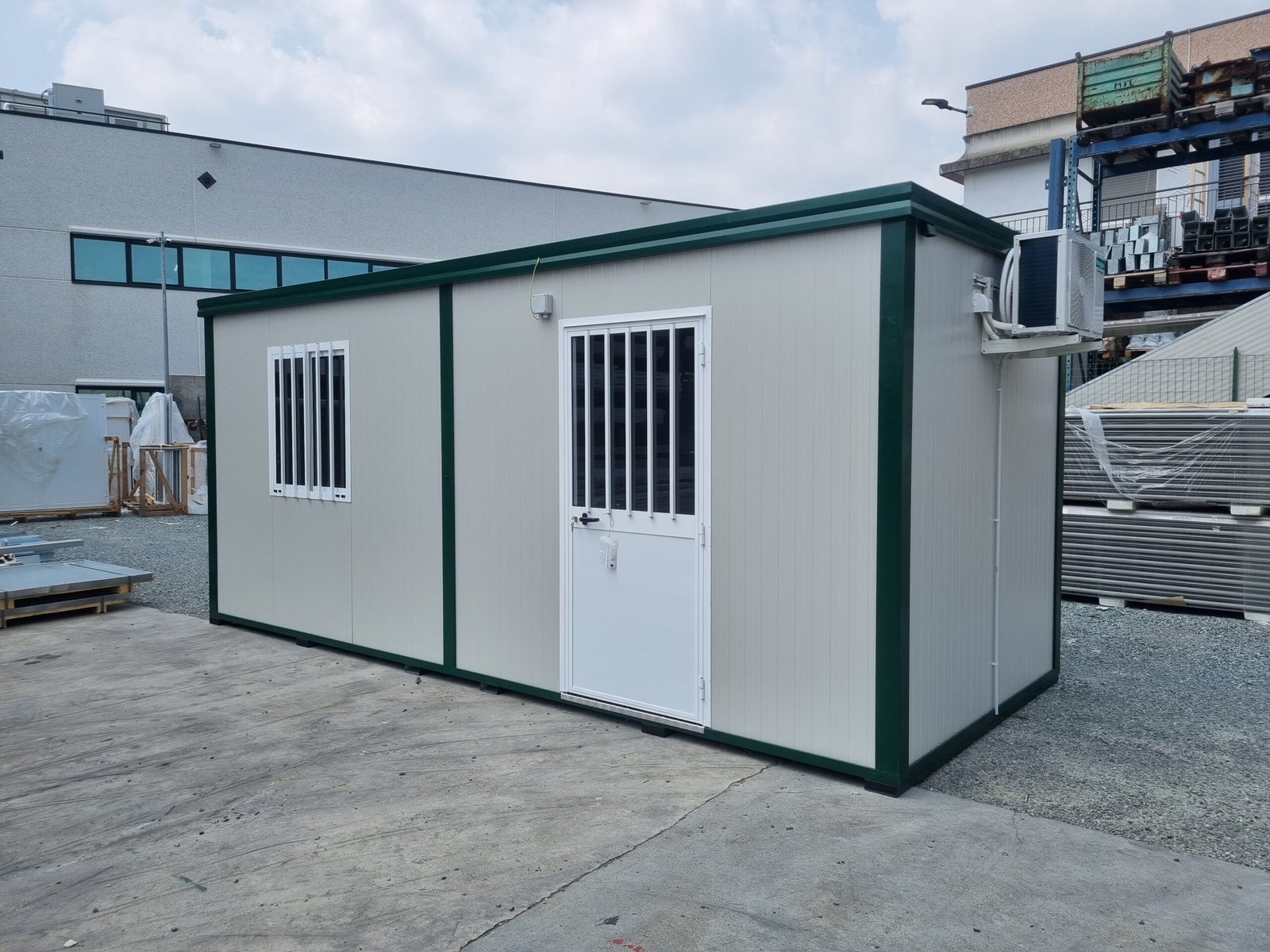 Monobloc 6 × 2,5 m – usage Bureau