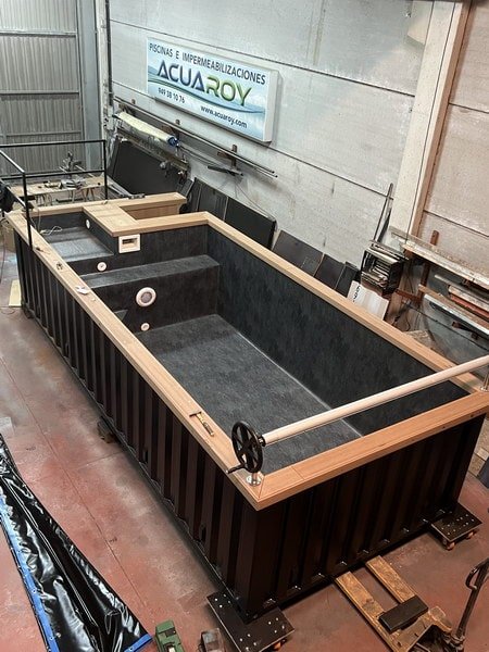 Conteneur Piscine Rostande 6m x 2,5m