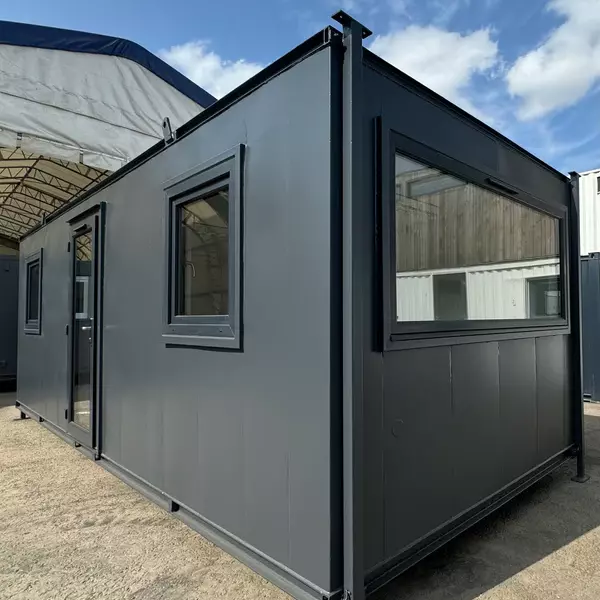 Conteneur Bureau – 7,3 × 2,7 m