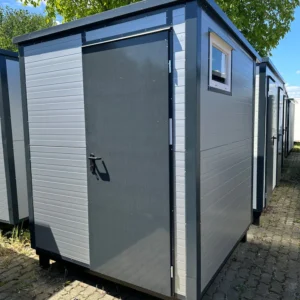 Conteneur sanitaire 2,00 × 2,00 m avec WC et urinoir